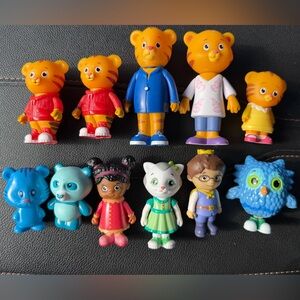 Daniel Tigers Neighborhood figurine bundle toys